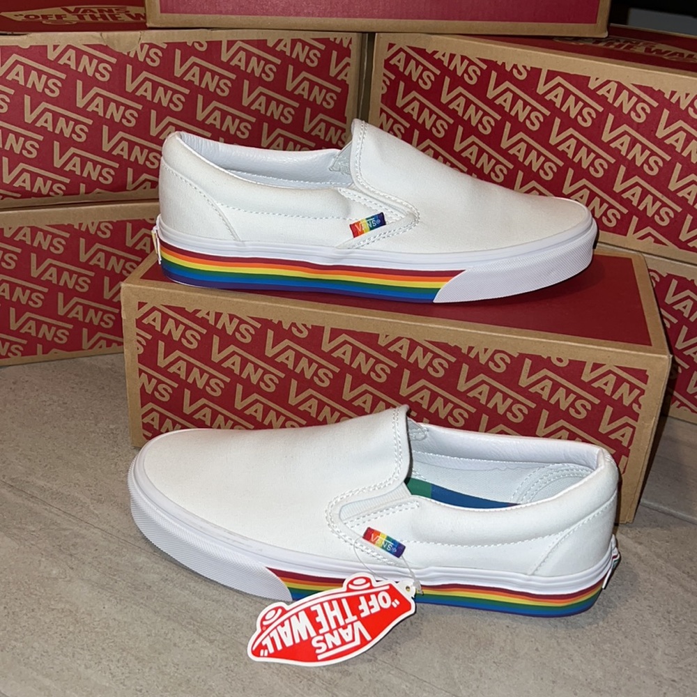 COPY - π³οΈβπ VANS CLASSIC SLIP ON RAINBOW PRIDE SHOES UNISEX π³οΈβπ LGBTQIA - Picture 1 of 6